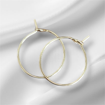 Mini créoles dorées (1,4 cm)