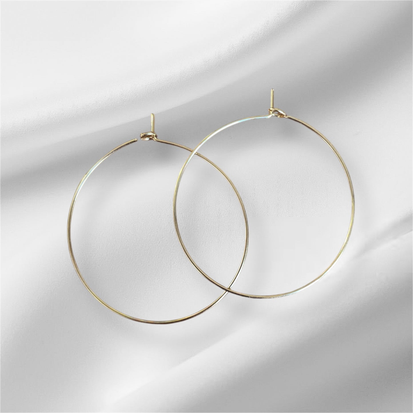 Grandes créoles dorées (3,5 cm)