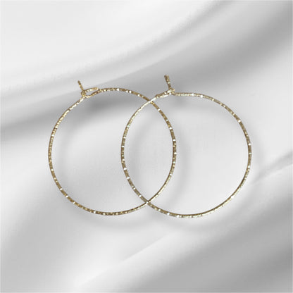 Créoles dorées dentelées (3 cm)