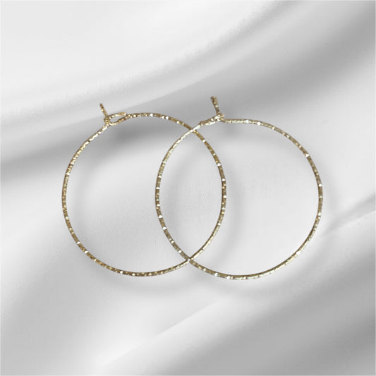 Créoles dorées dentelées (3 cm)