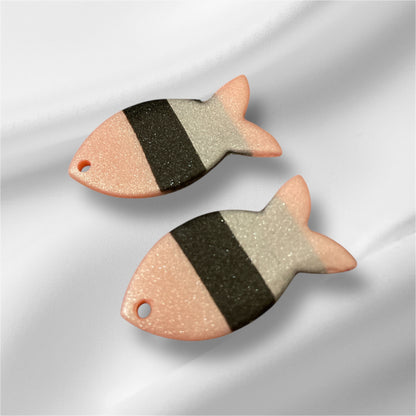 🐟 avec créoles fines noires
